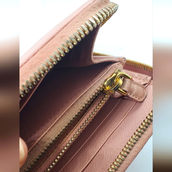 PRADA long leather Saffiano Pink wallet excelent conditions - Re-furneshed - Picture 5 of 16